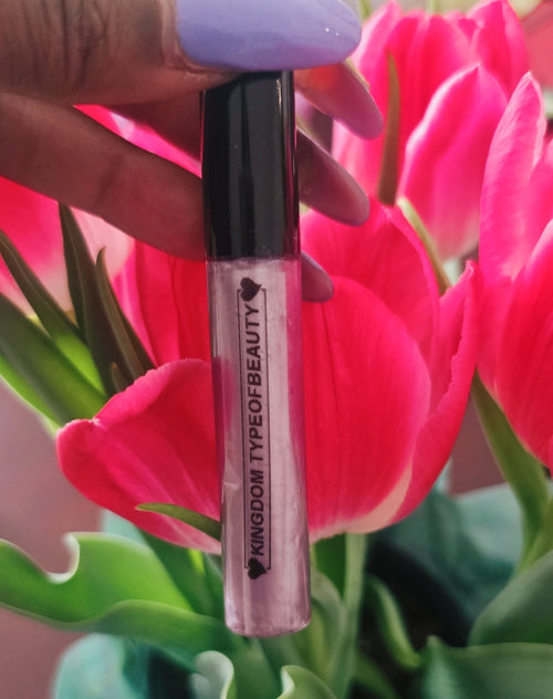 Shimmery, pastel purple lipgloss